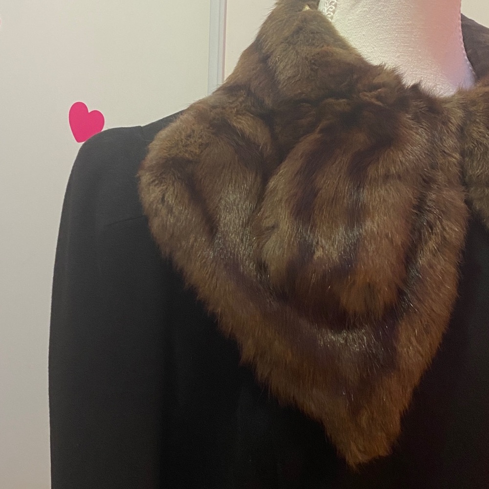 Vintage Authentic 1940s Fur Collar Coat - Picture 7 of 14